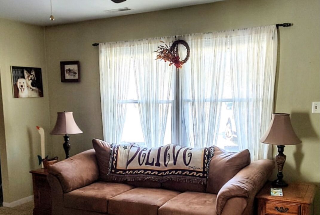 Photo of Livingroom in Algonquin