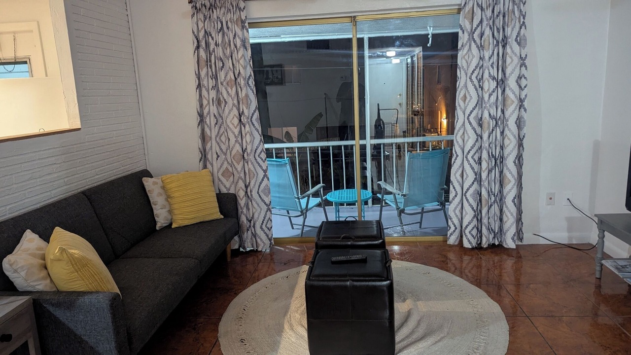 Photo of Livingroom in Miami Gardens