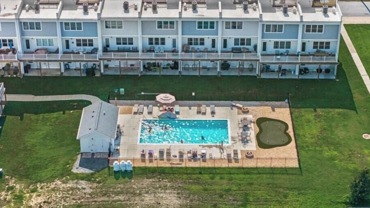 Photo of Outdoor in Issue
