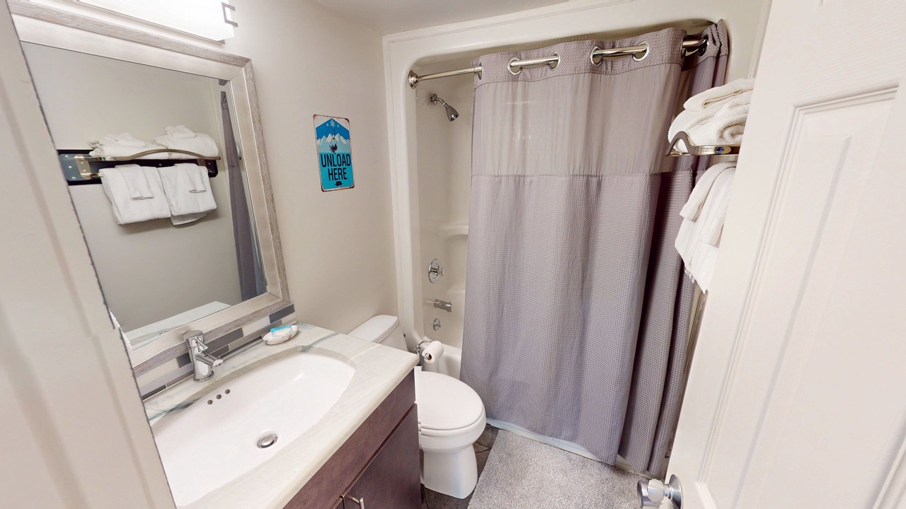 Photo of Bathroom in Snowshoe