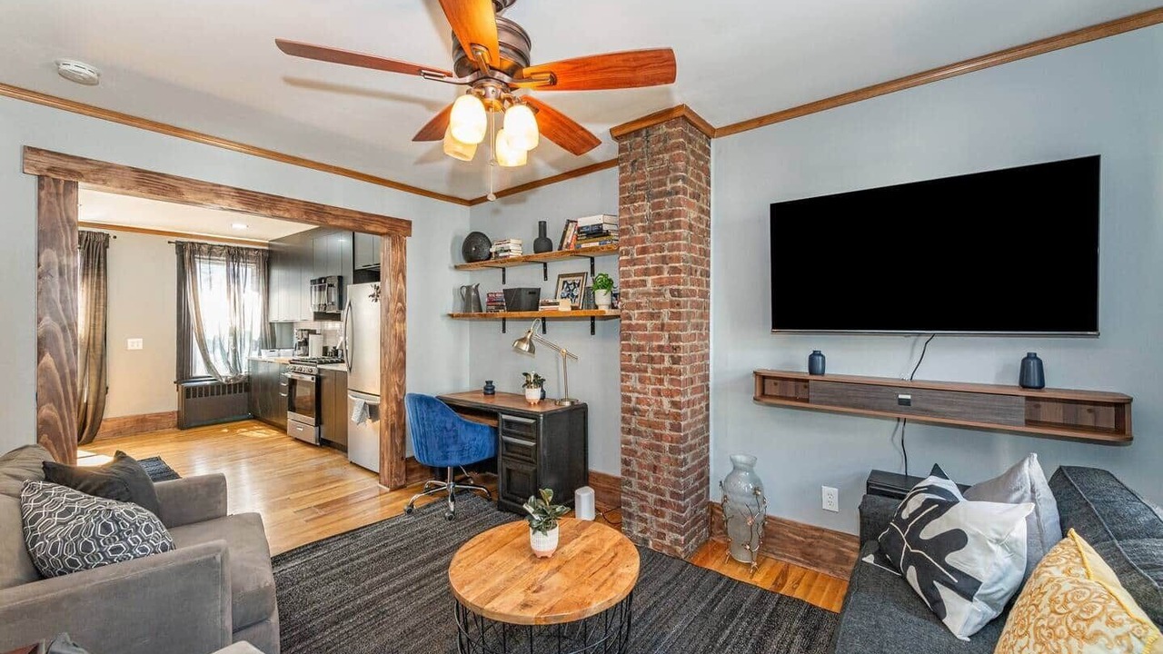 Photo of Livingroom in McGinley Square