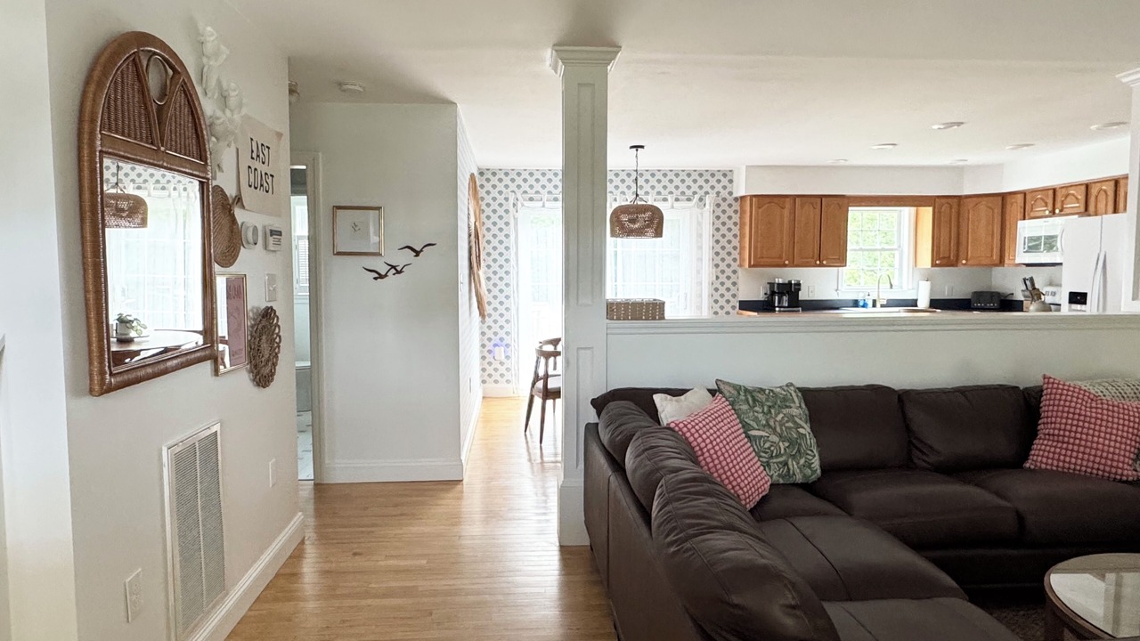 Photo of Livingroom in Assateague Pointe