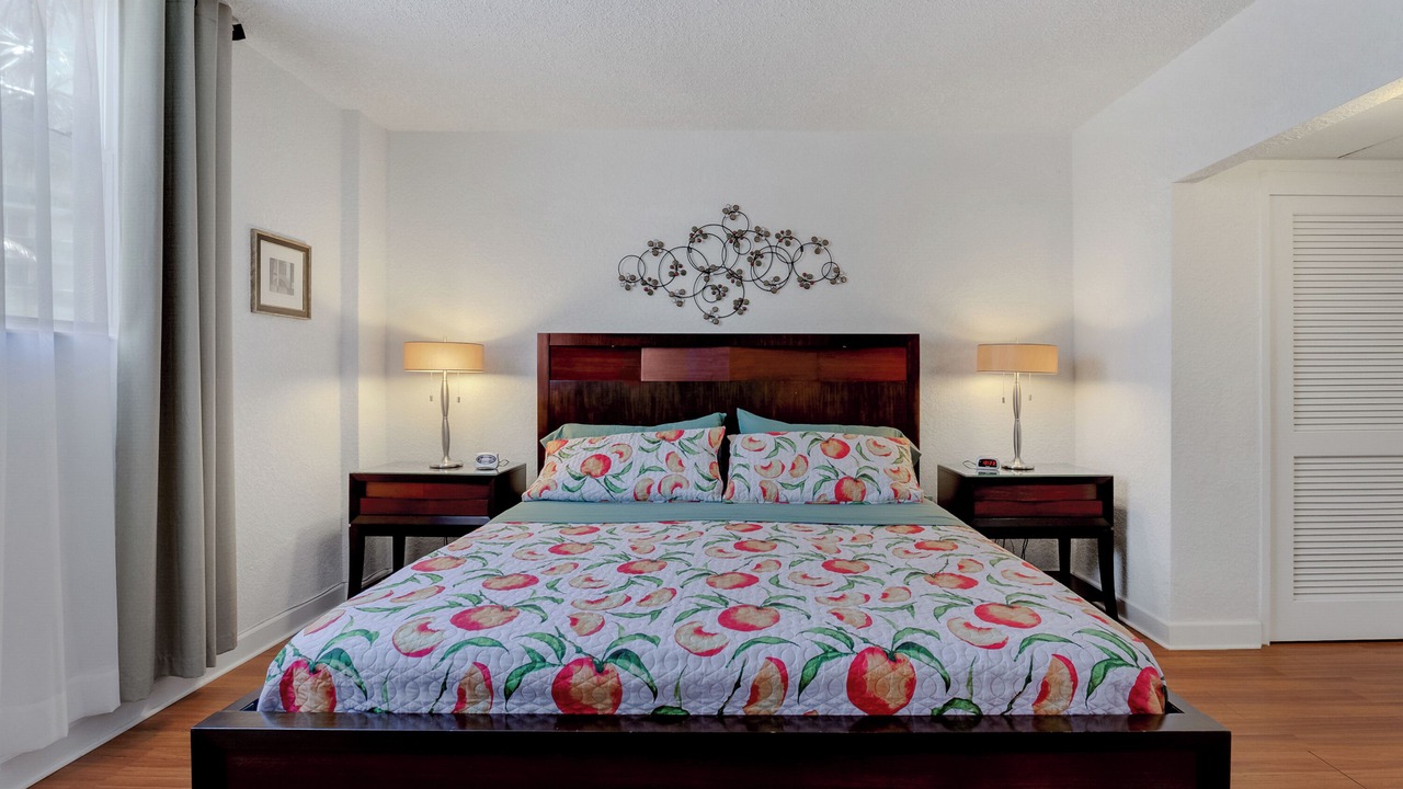 Photo of Bedroom in Hollywood South Central Beach