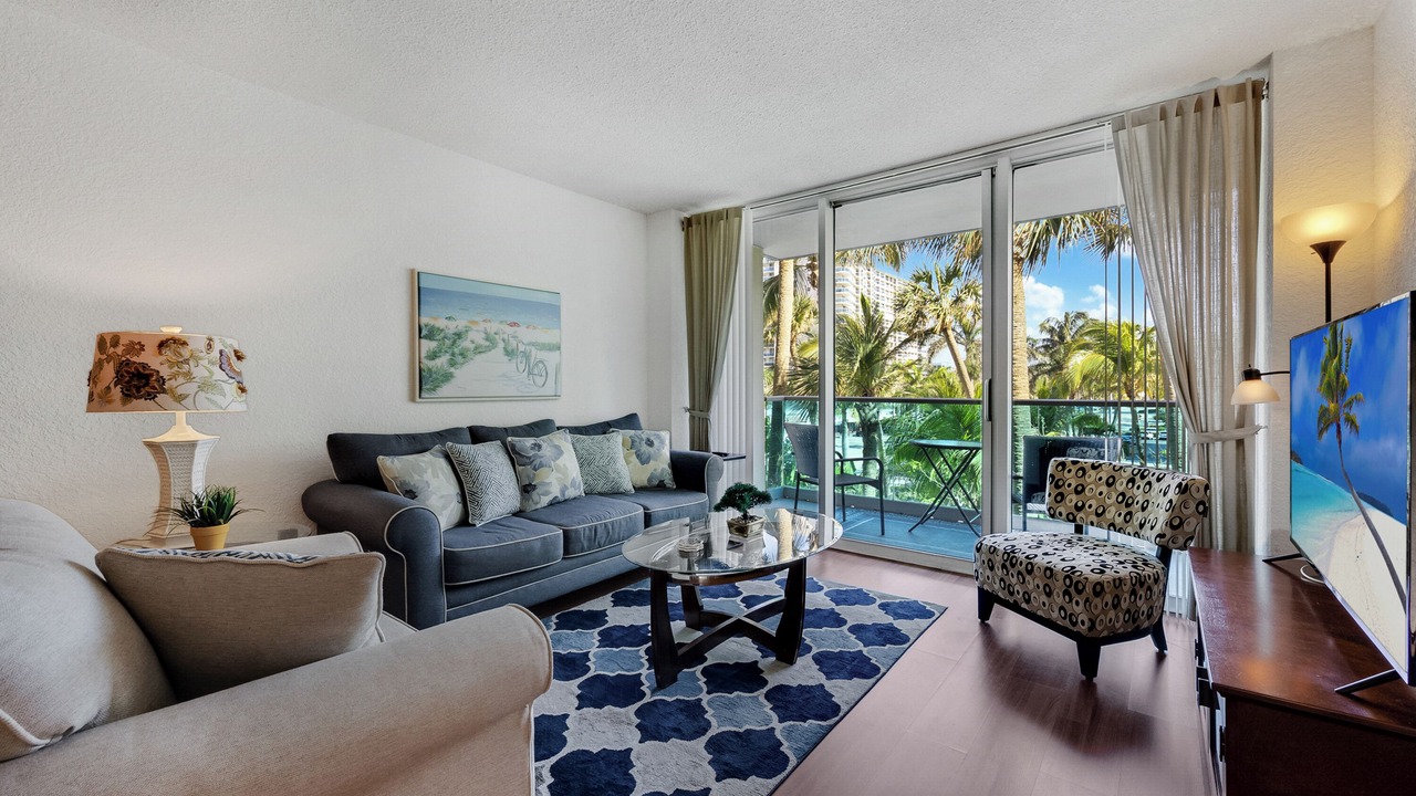 Photo of Livingroom in Hollywood South Central Beach