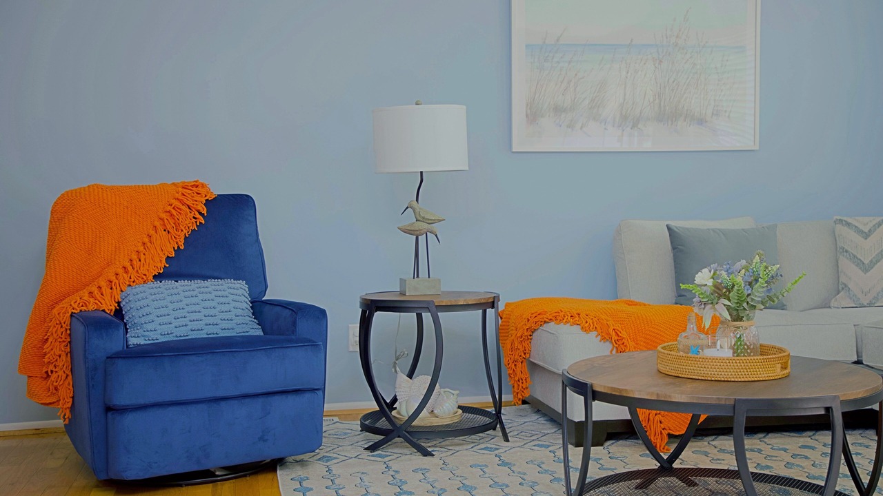 Photo of Livingroom in Town Bank
