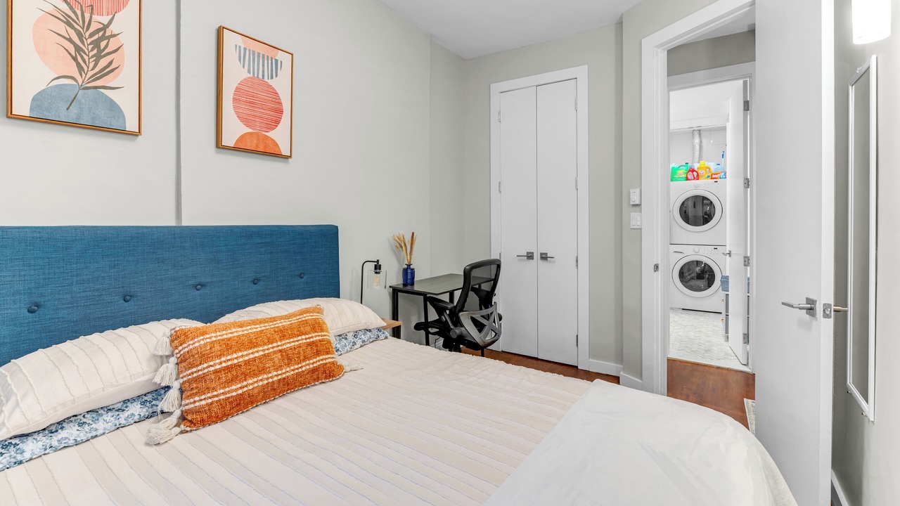 Photo of Bedroom in Midtown