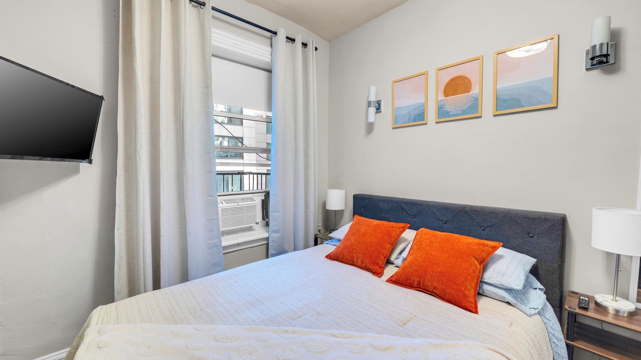Photo of Bedroom in Midtown