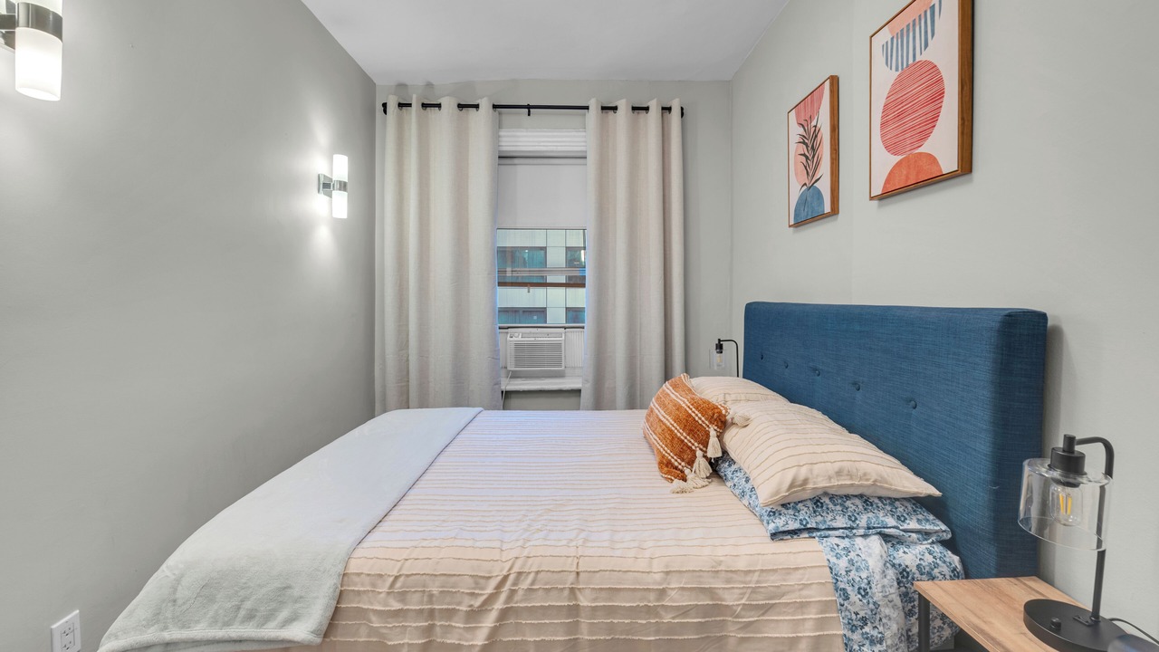 Photo of Bedroom in Midtown