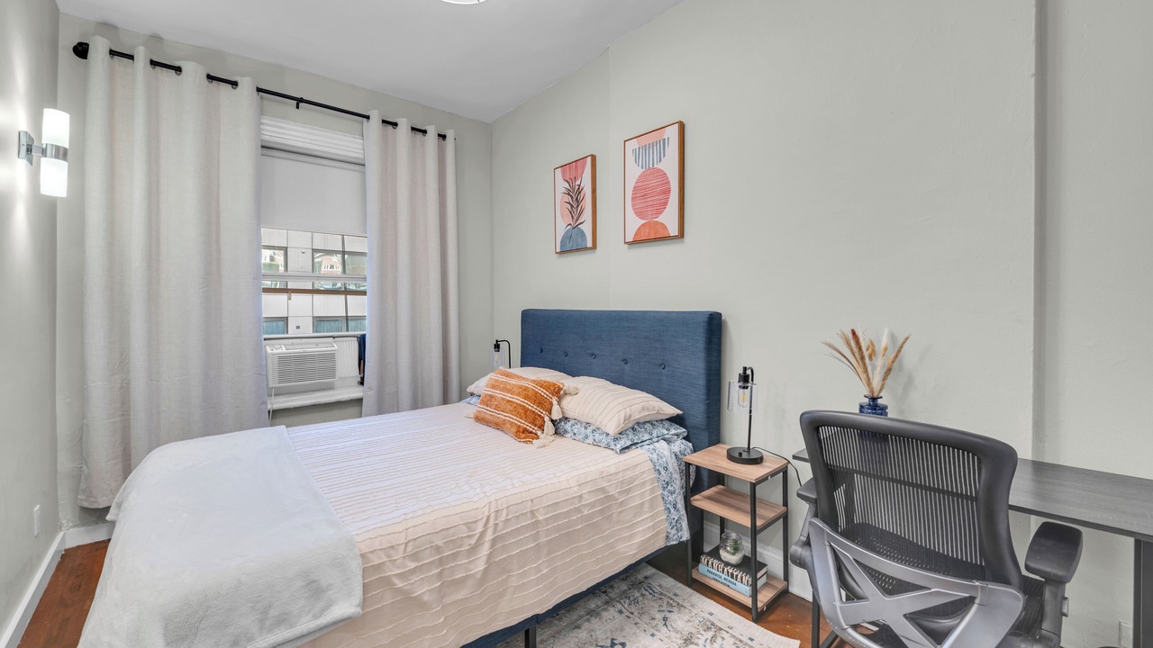 Photo of Bedroom in Midtown