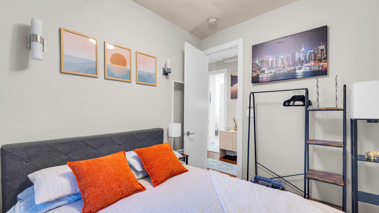 Photo of Bedroom in Midtown