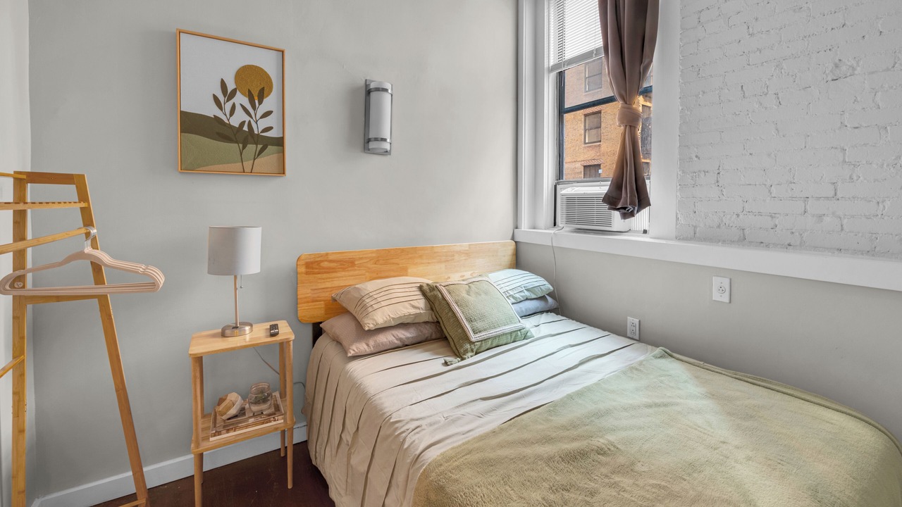 Photo of Bedroom in Midtown