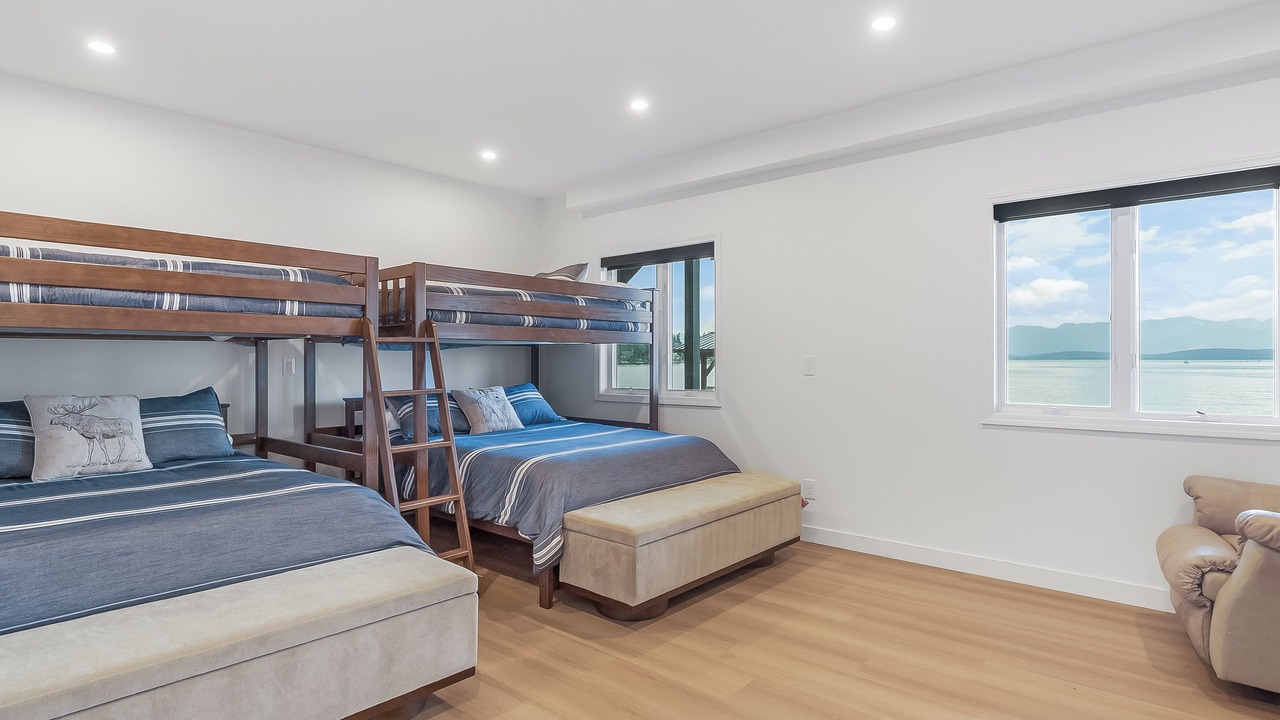 Photo of Bedroom in Lakeside