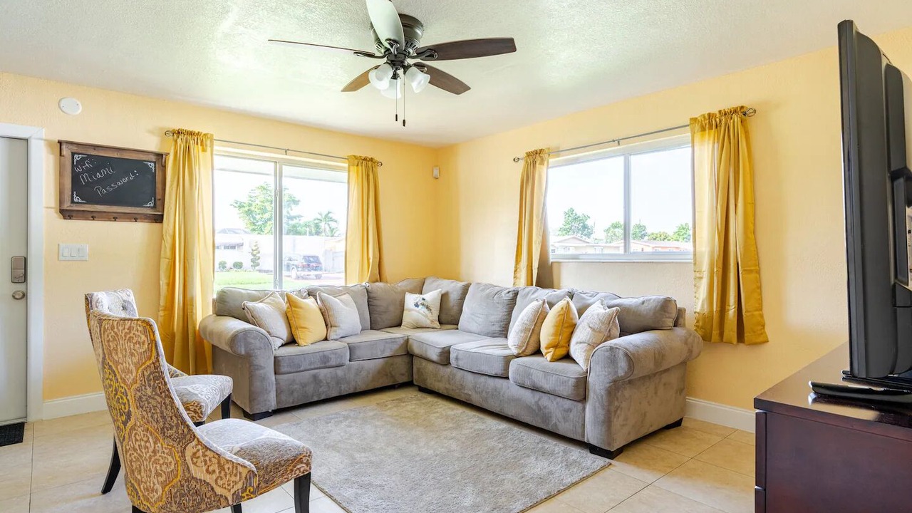 Photo of Livingroom in Miami Gardens