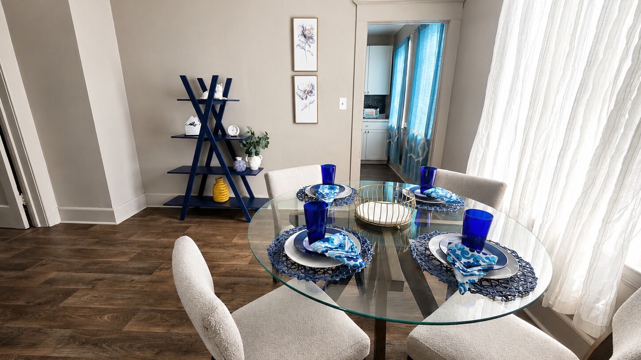 Photo of Livingroom in Utica