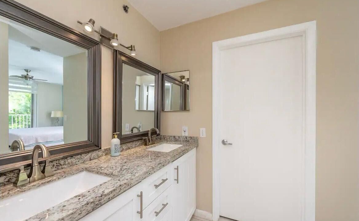 Photo of Bathroom in Aventura