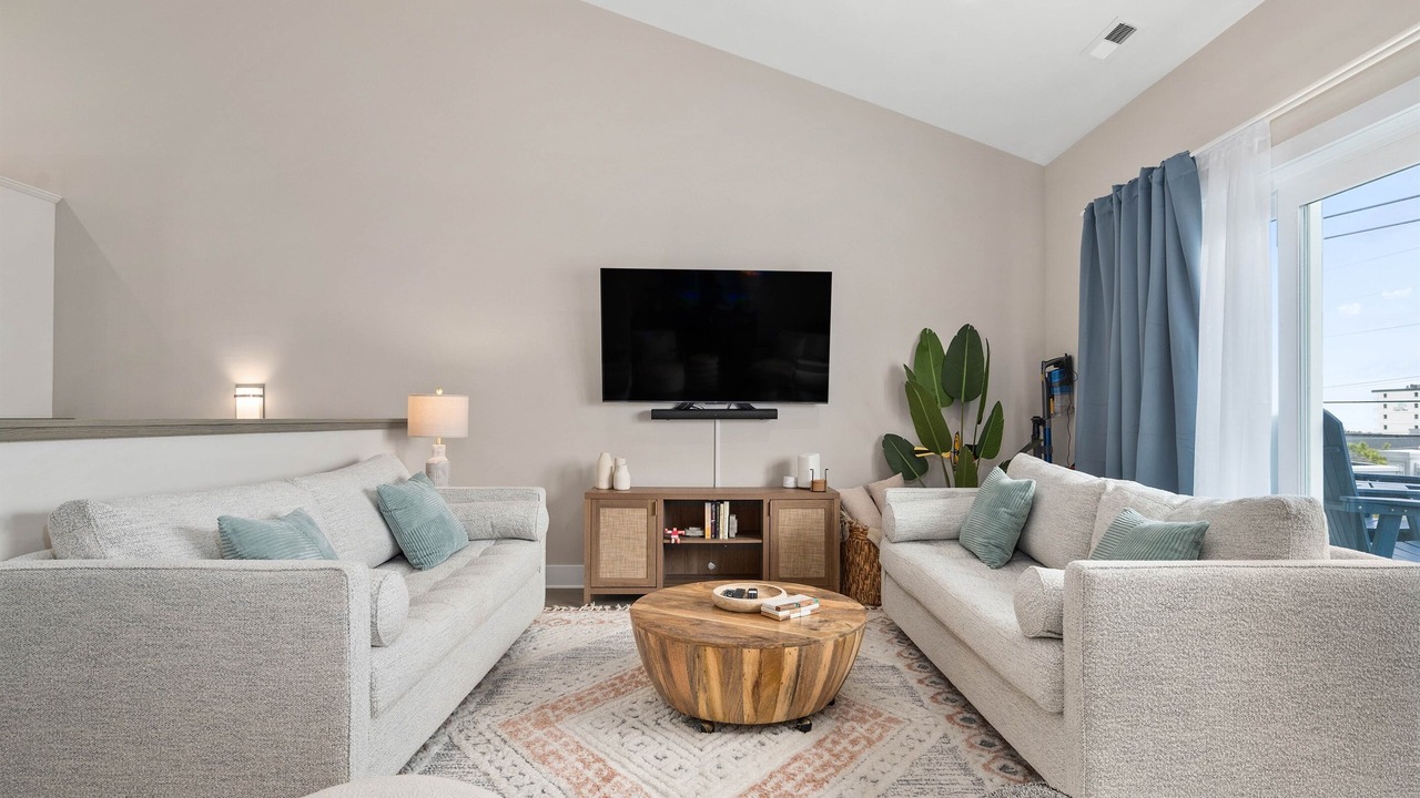Photo of Livingroom in Caine Woods