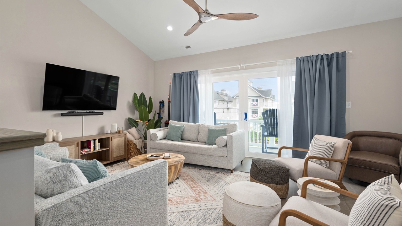Photo of Livingroom in Caine Woods
