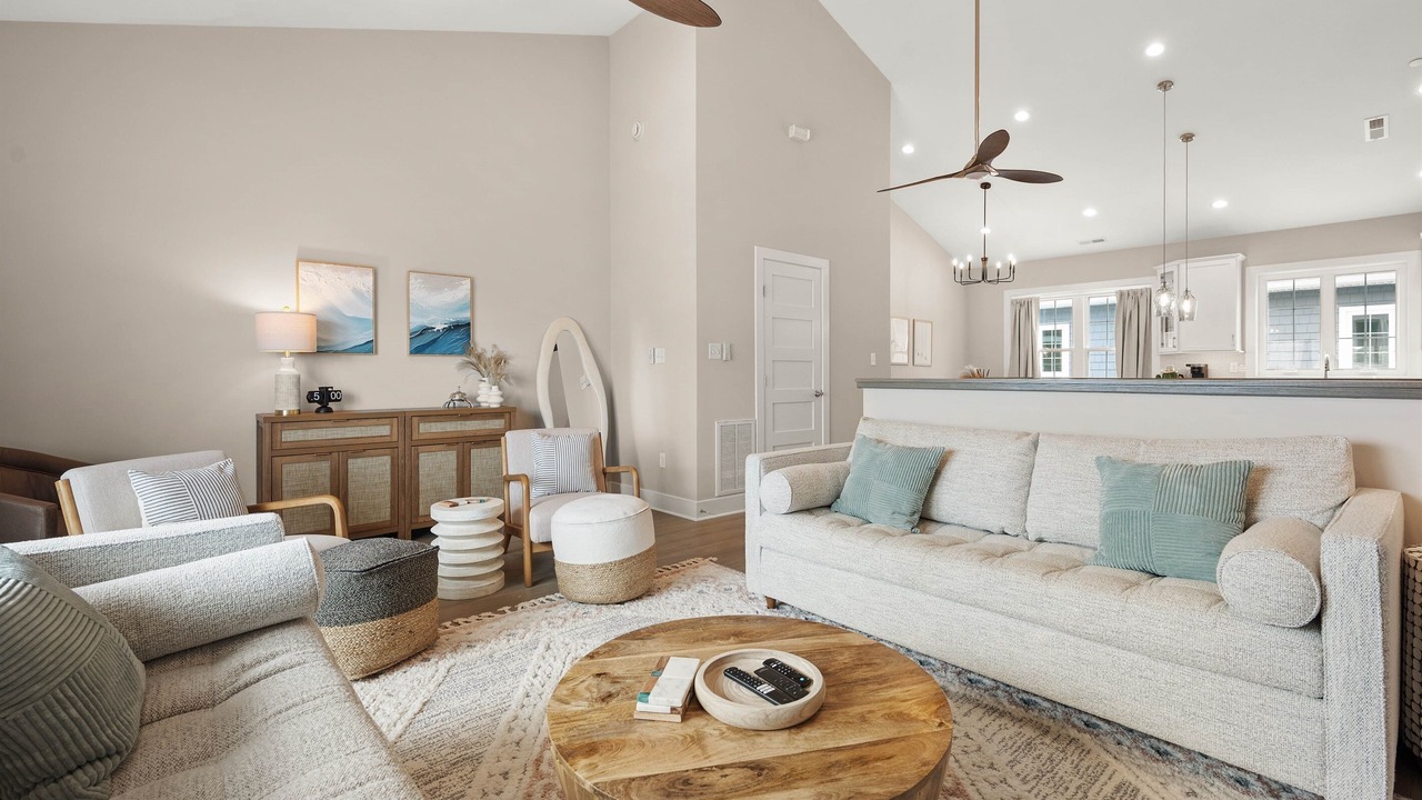 Photo of Livingroom in Caine Woods