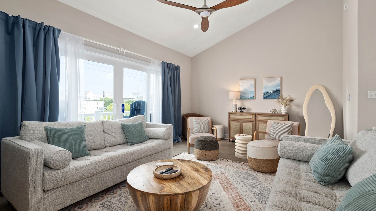 Photo of Livingroom in Caine Woods