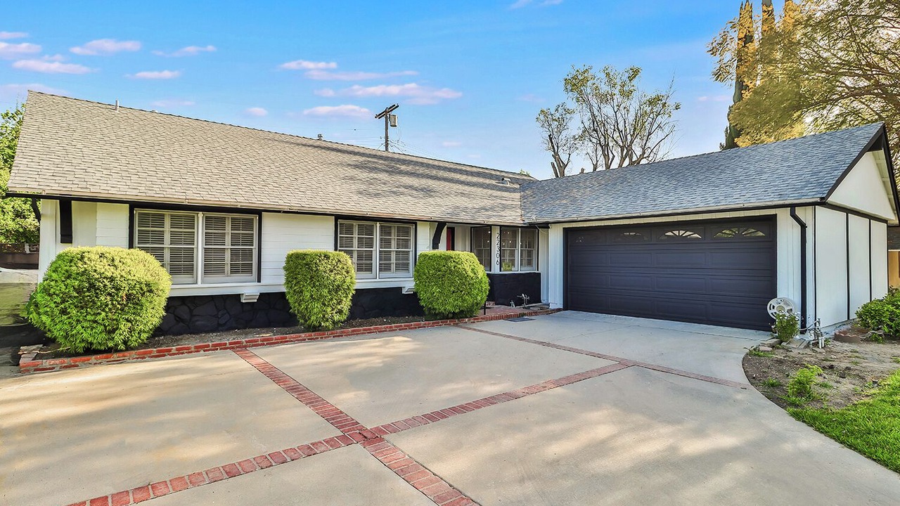 Photo of Outdoor in Canoga Park
