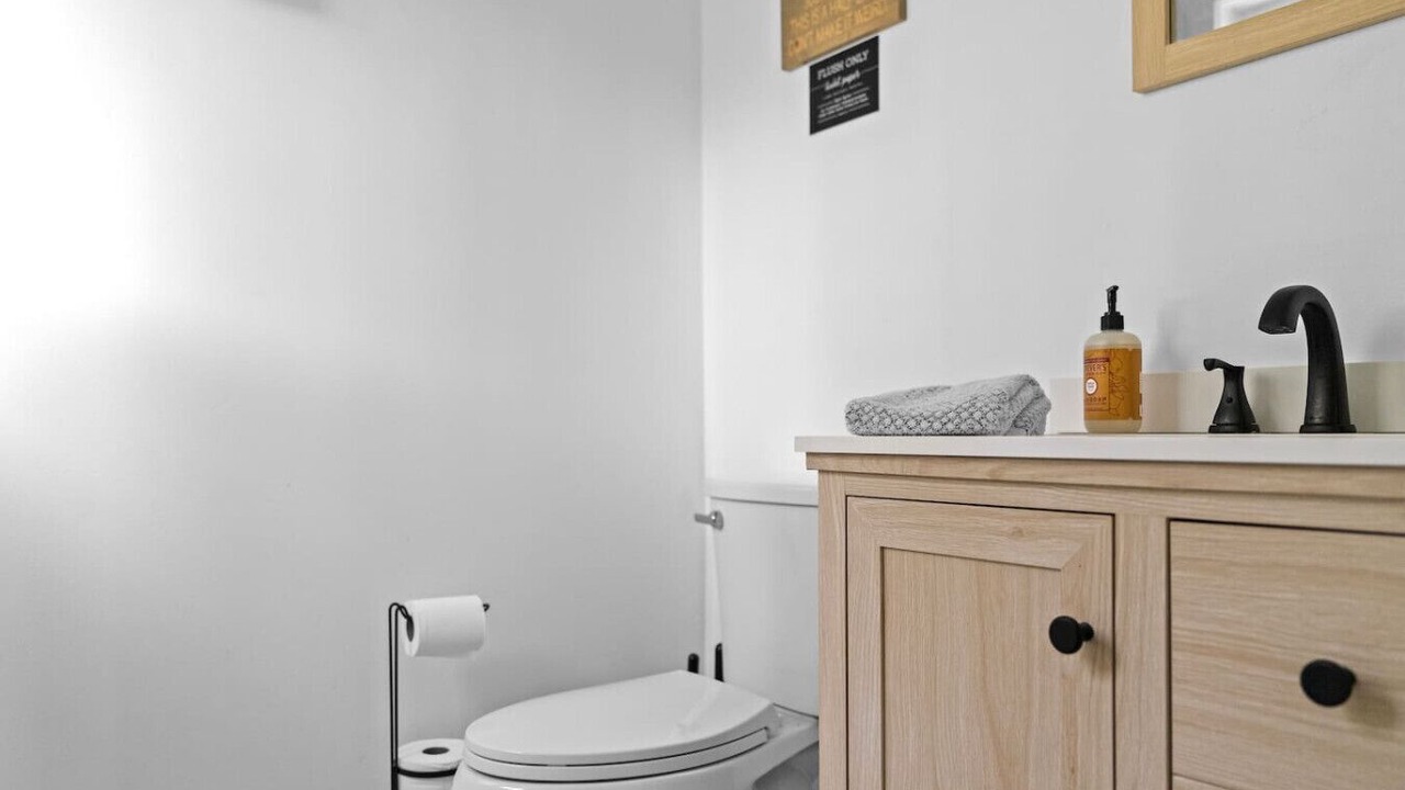 Photo of Bathroom in Lakeside