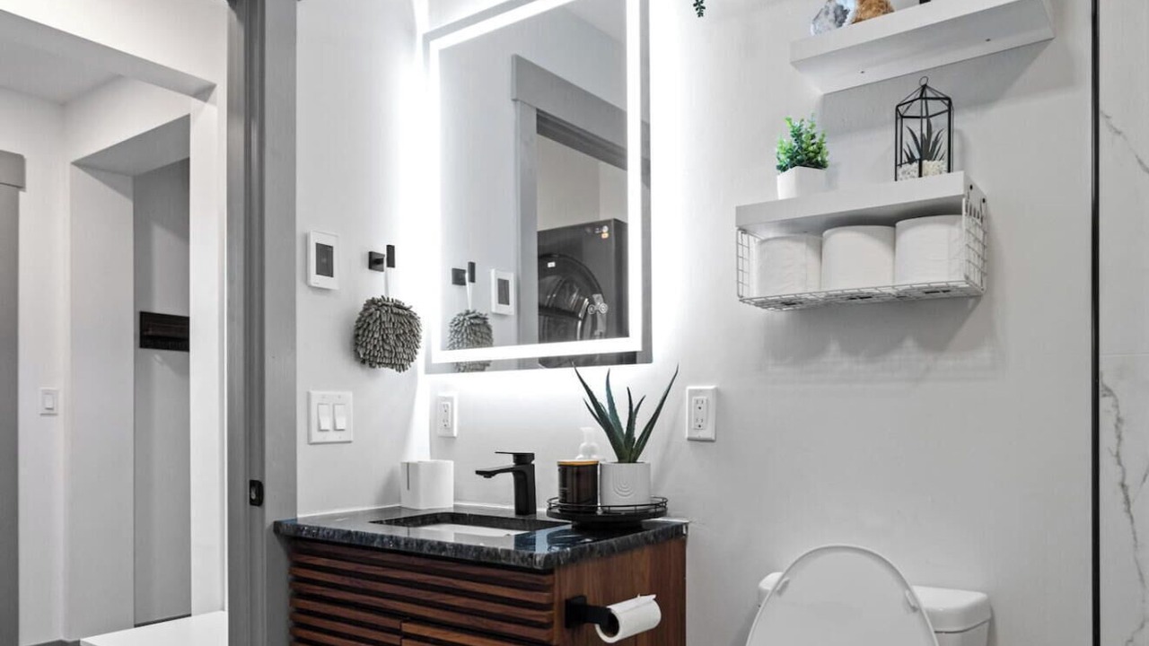 Photo of Bathroom in Lakeside