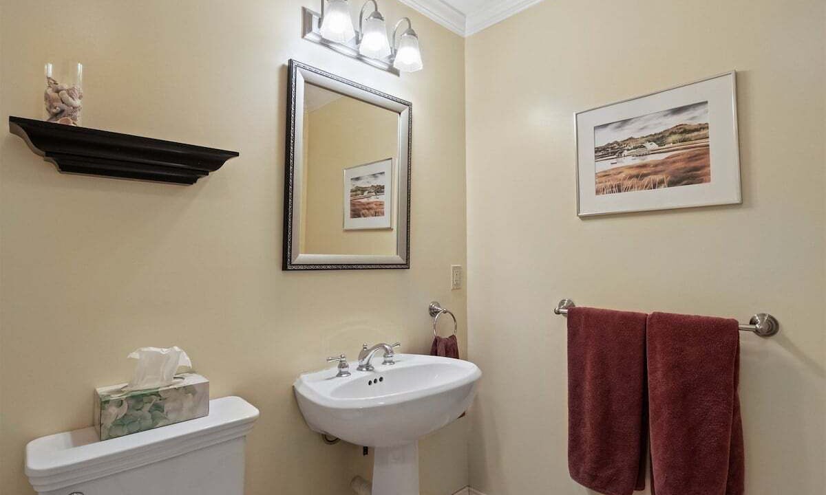 Photo of Bathroom in East Orleans