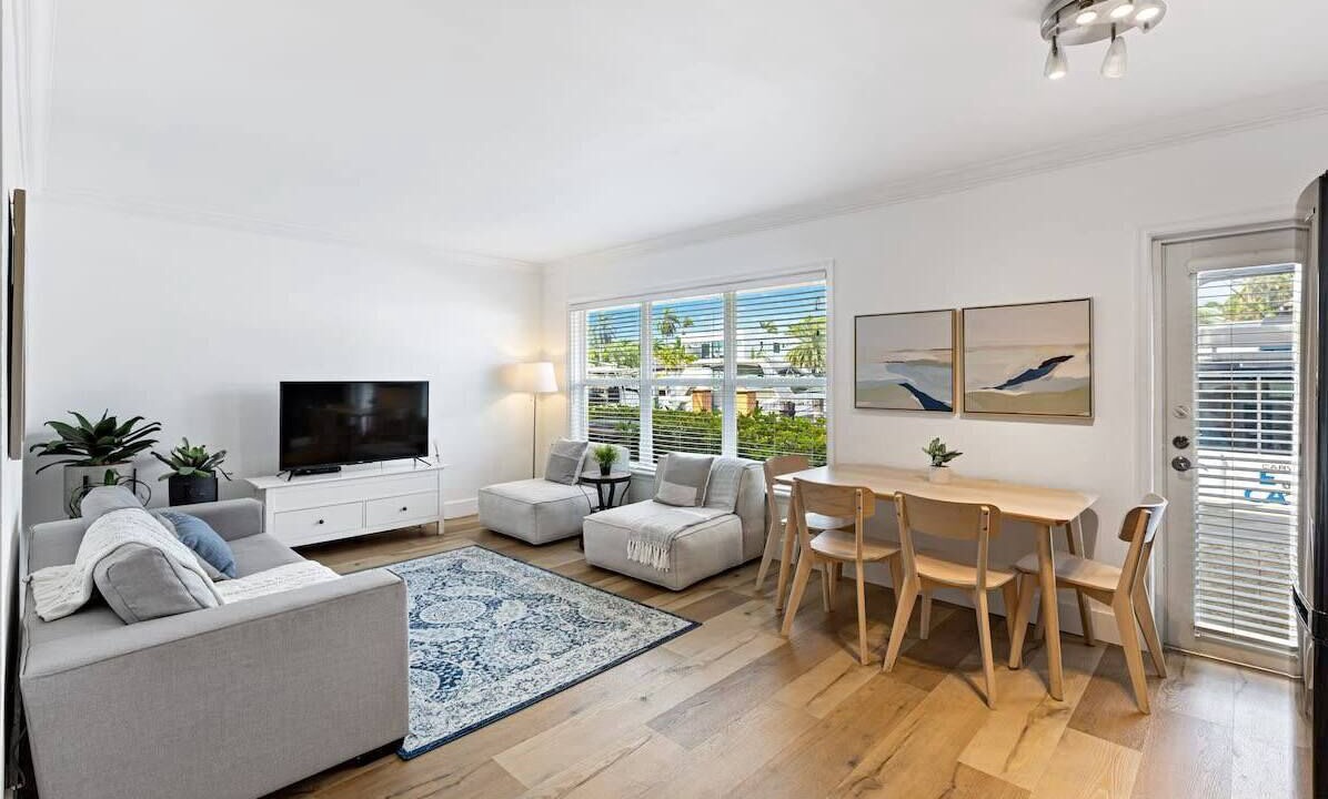 Photo of Livingroom in Hendricks and Venice Isles