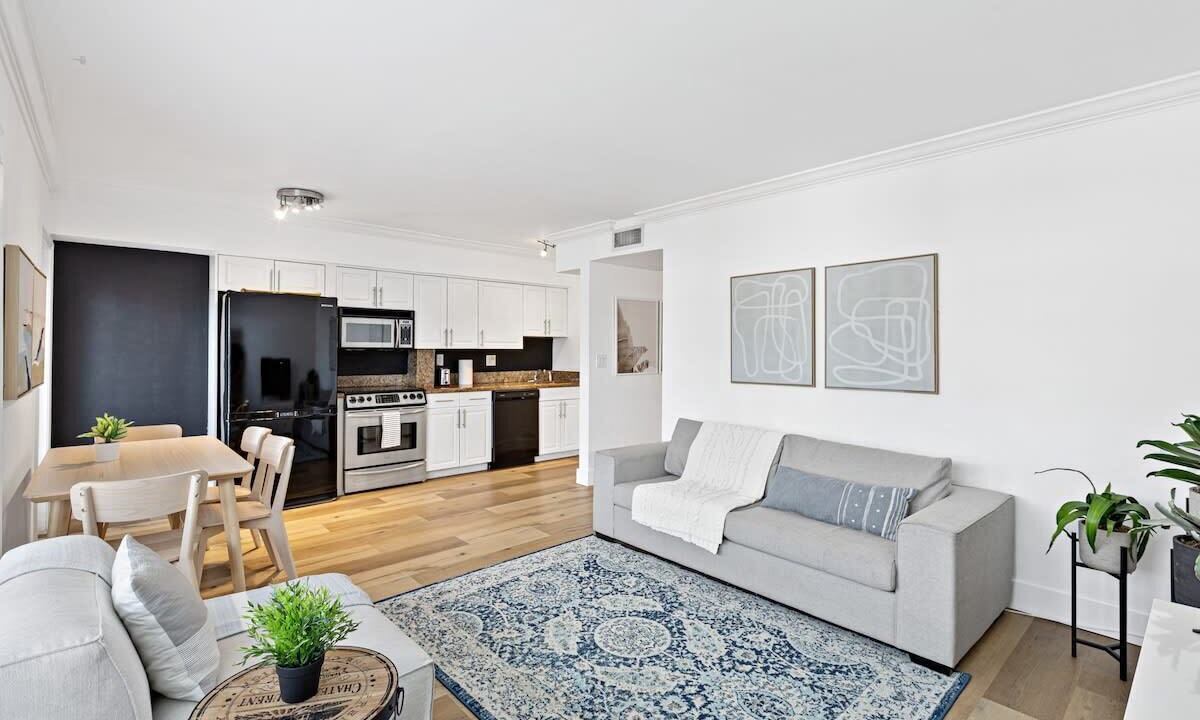 Photo of Livingroom in Hendricks and Venice Isles