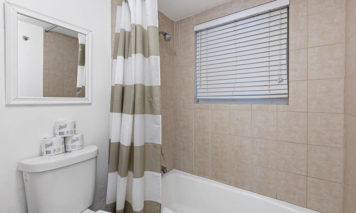 Photo of Bathroom in Hendricks and Venice Isles