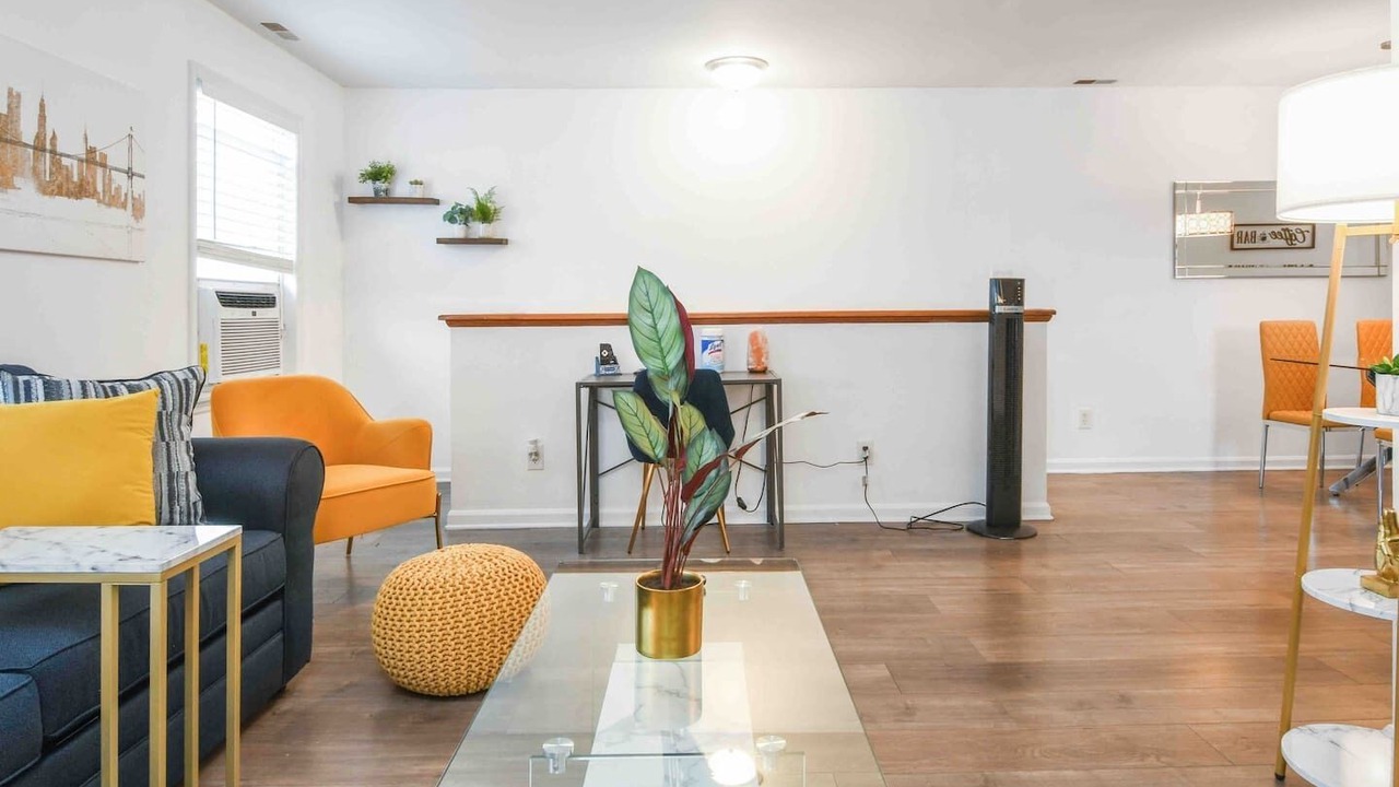 Photo of Livingroom in Newark