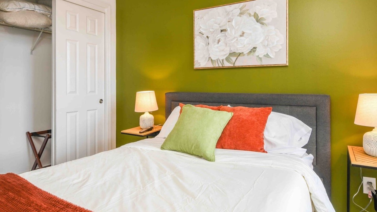Photo of Bedroom in Newark