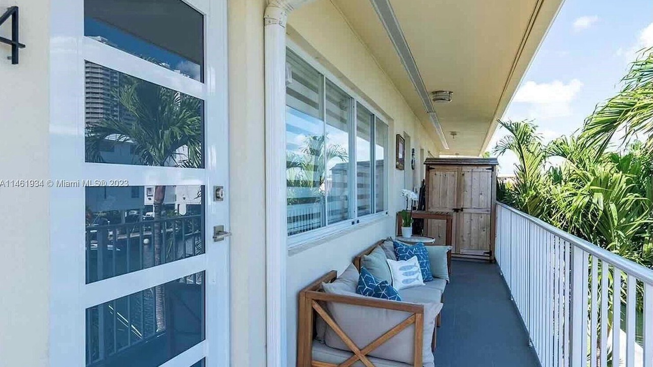 Photo of Patio Balcony in Eastern Shores
