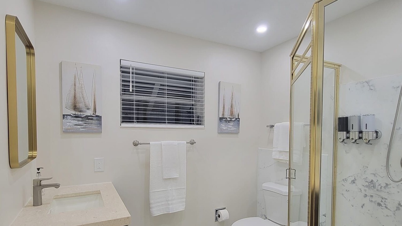 Photo of Bathroom in Imperial Point