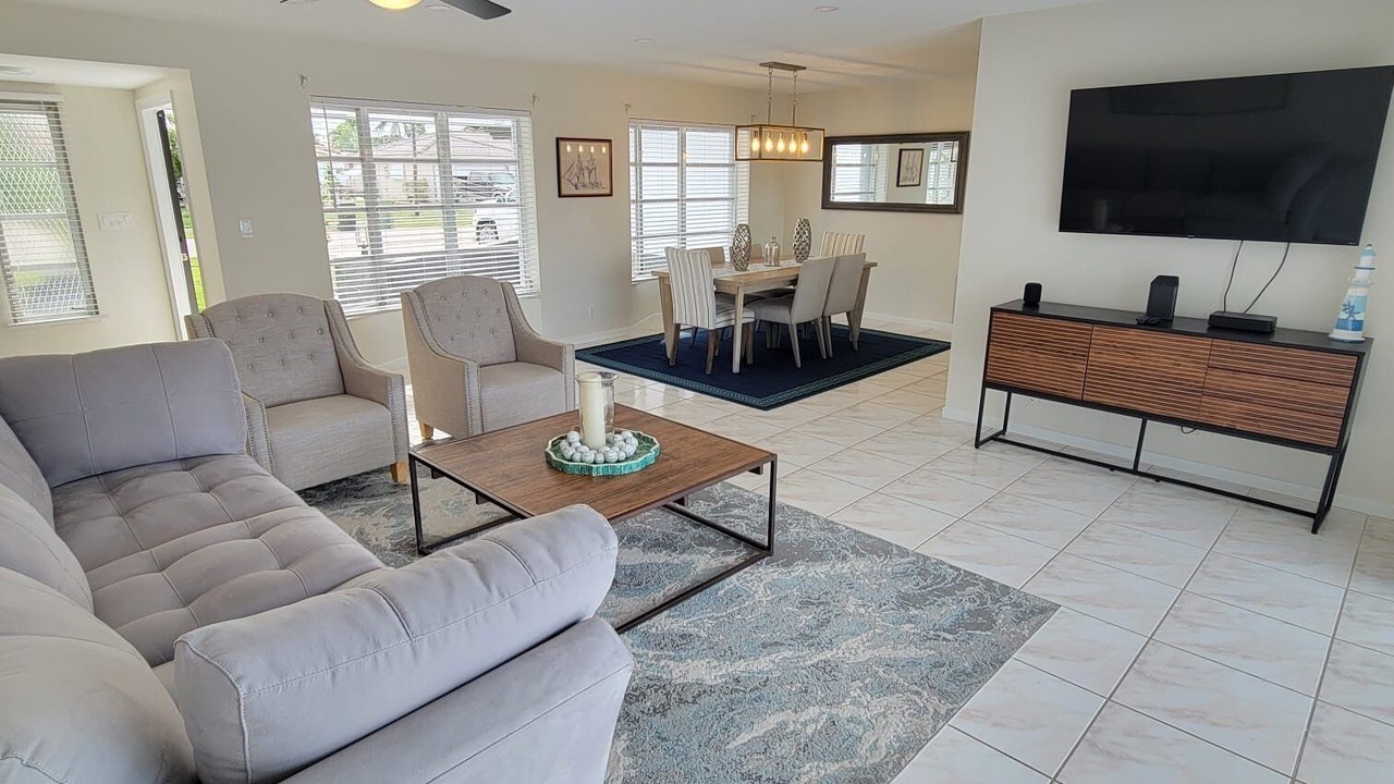 Photo of Livingroom in Imperial Point