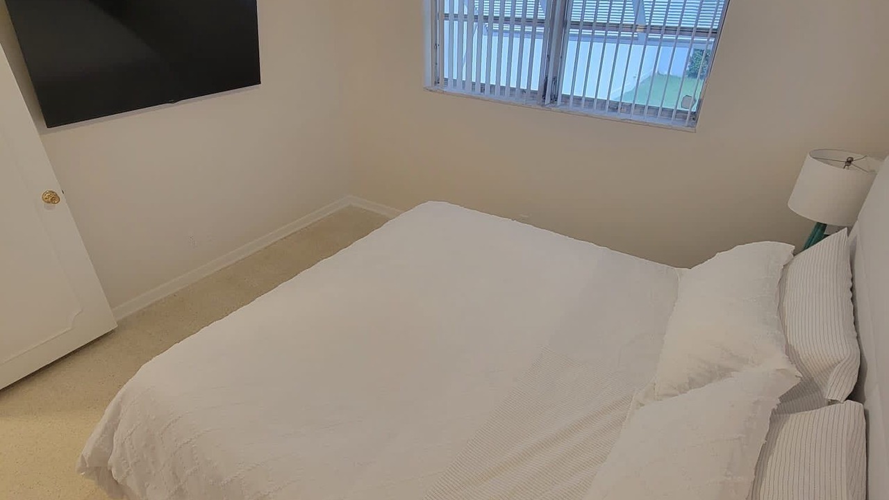 Photo of Bedroom in Imperial Point