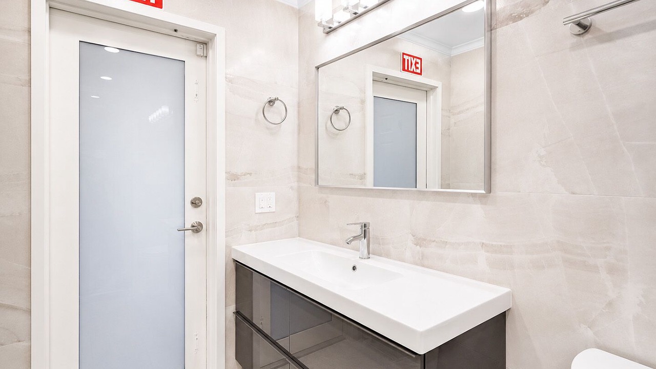 Photo of Bathroom in Hollywood Hills