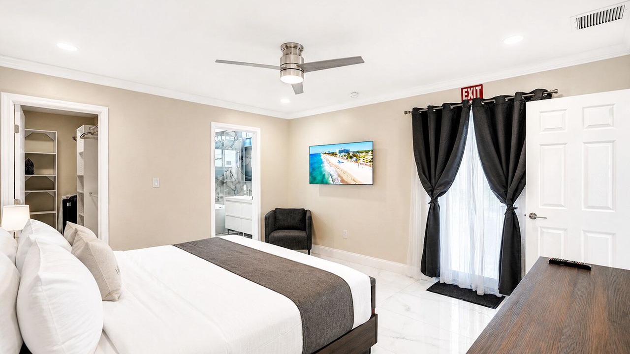 Photo of Bedroom in Hollywood Hills