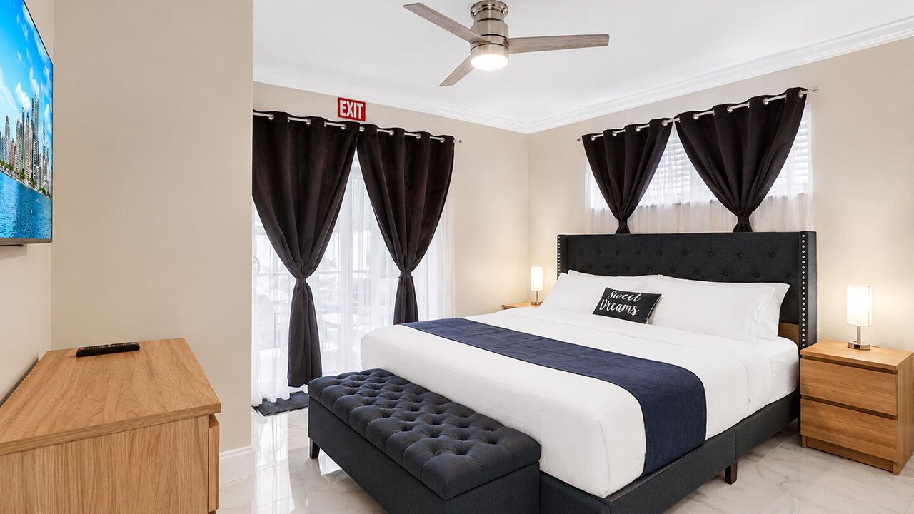 Photo of Bedroom in Hollywood Hills