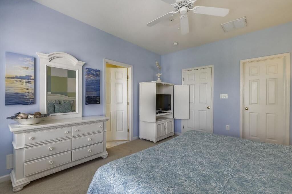 Photo of Bedroom in Sunset Island