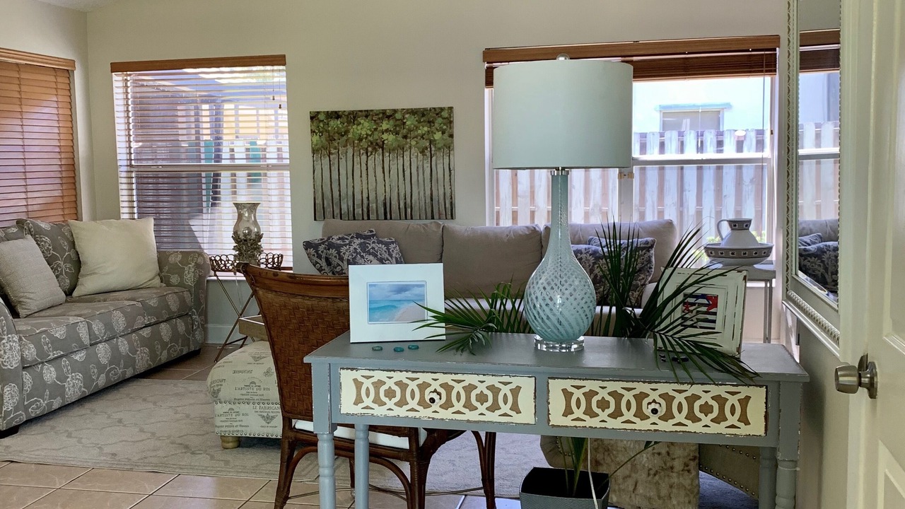 Photo of Livingroom in Davie