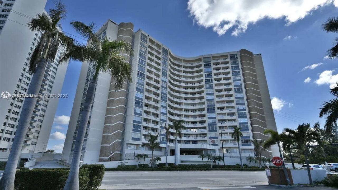 Photo of Outdoor in Hallandale Beach