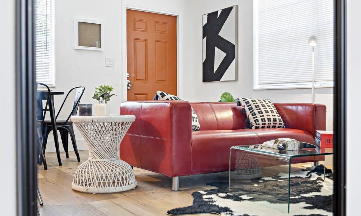 Photo of Livingroom in Sailboat Bend