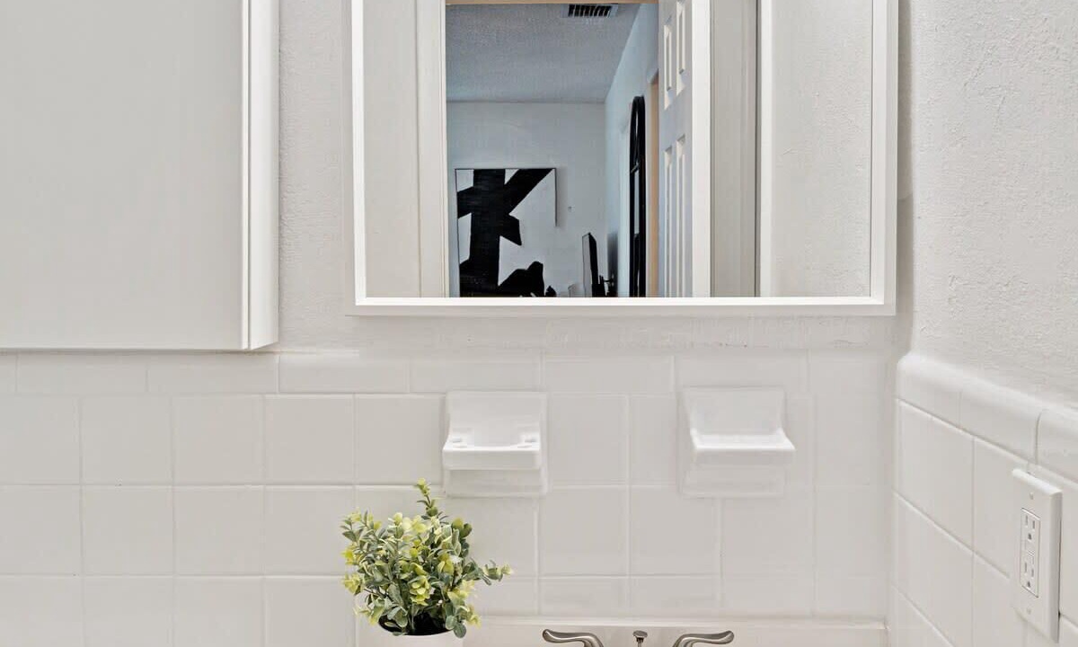 Photo of Bathroom in Sailboat Bend