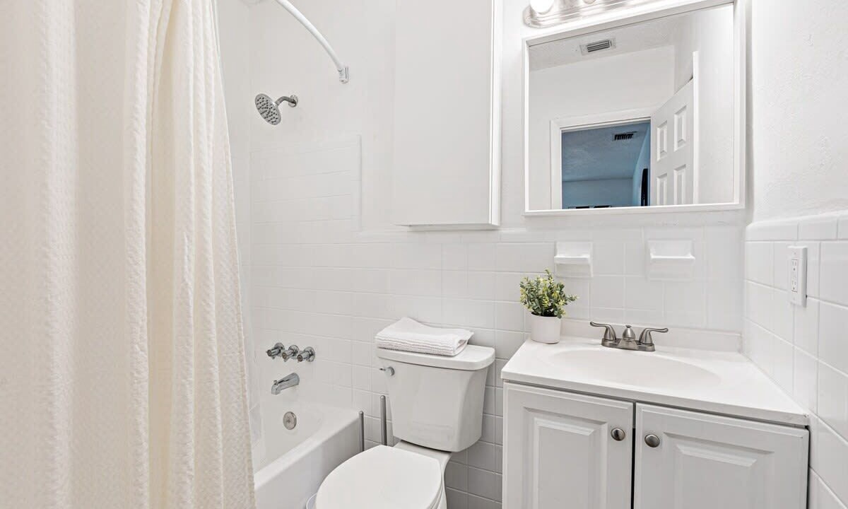 Photo of Bathroom in Sailboat Bend
