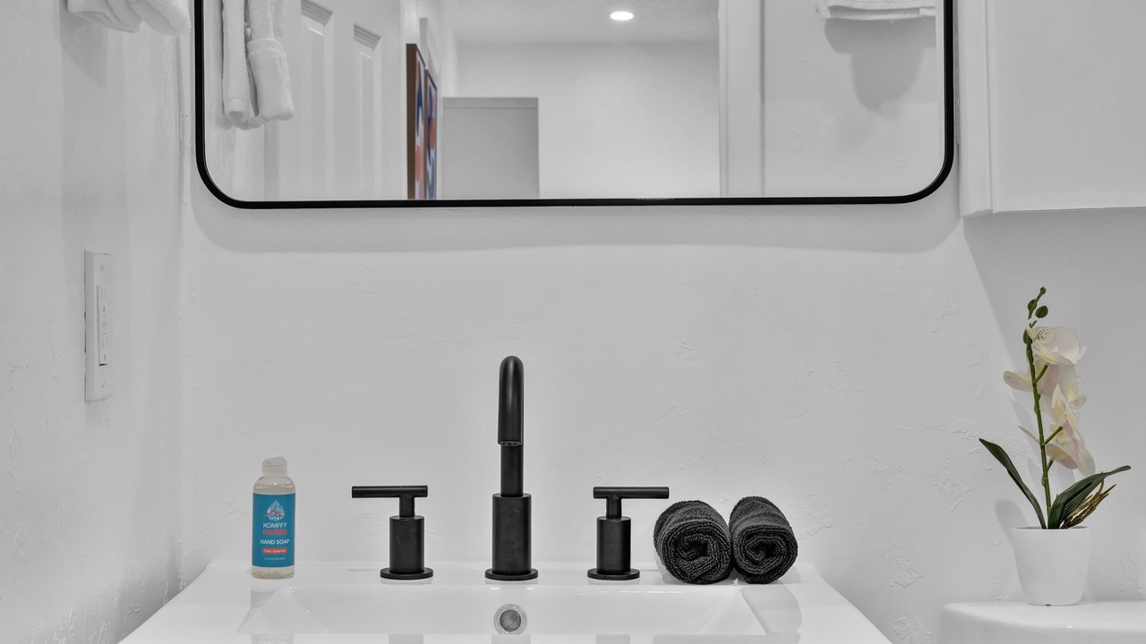 Photo of Bathroom in Sailboat Bend