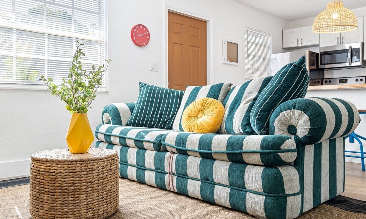 Photo of Livingroom in Sailboat Bend