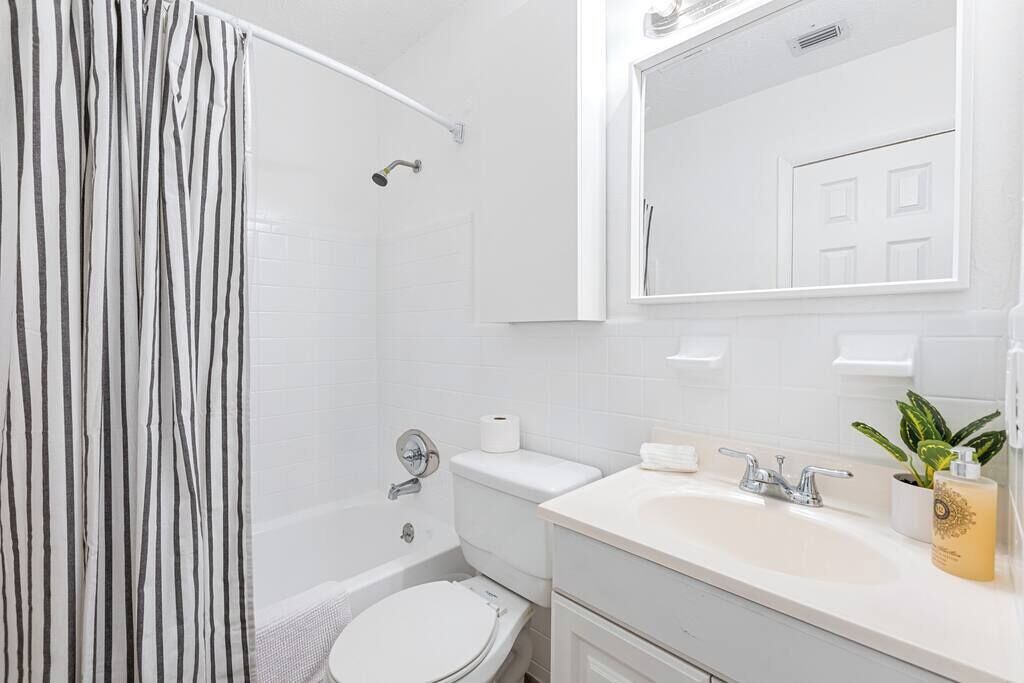 Photo of Bathroom in Sailboat Bend