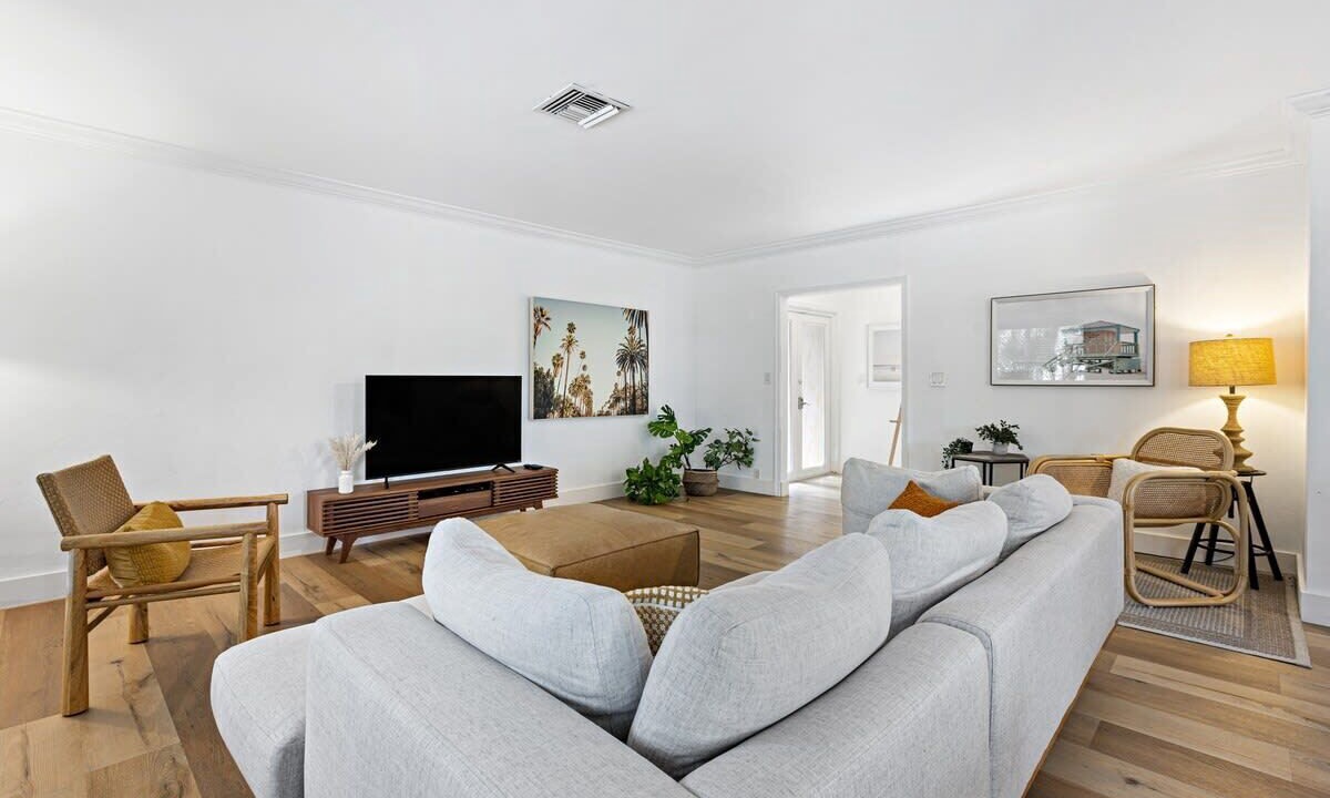 Photo of Livingroom in Hendricks and Venice Isles