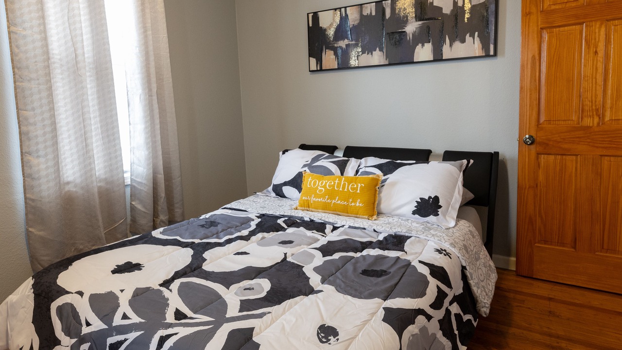Photo of Bedroom in Utica